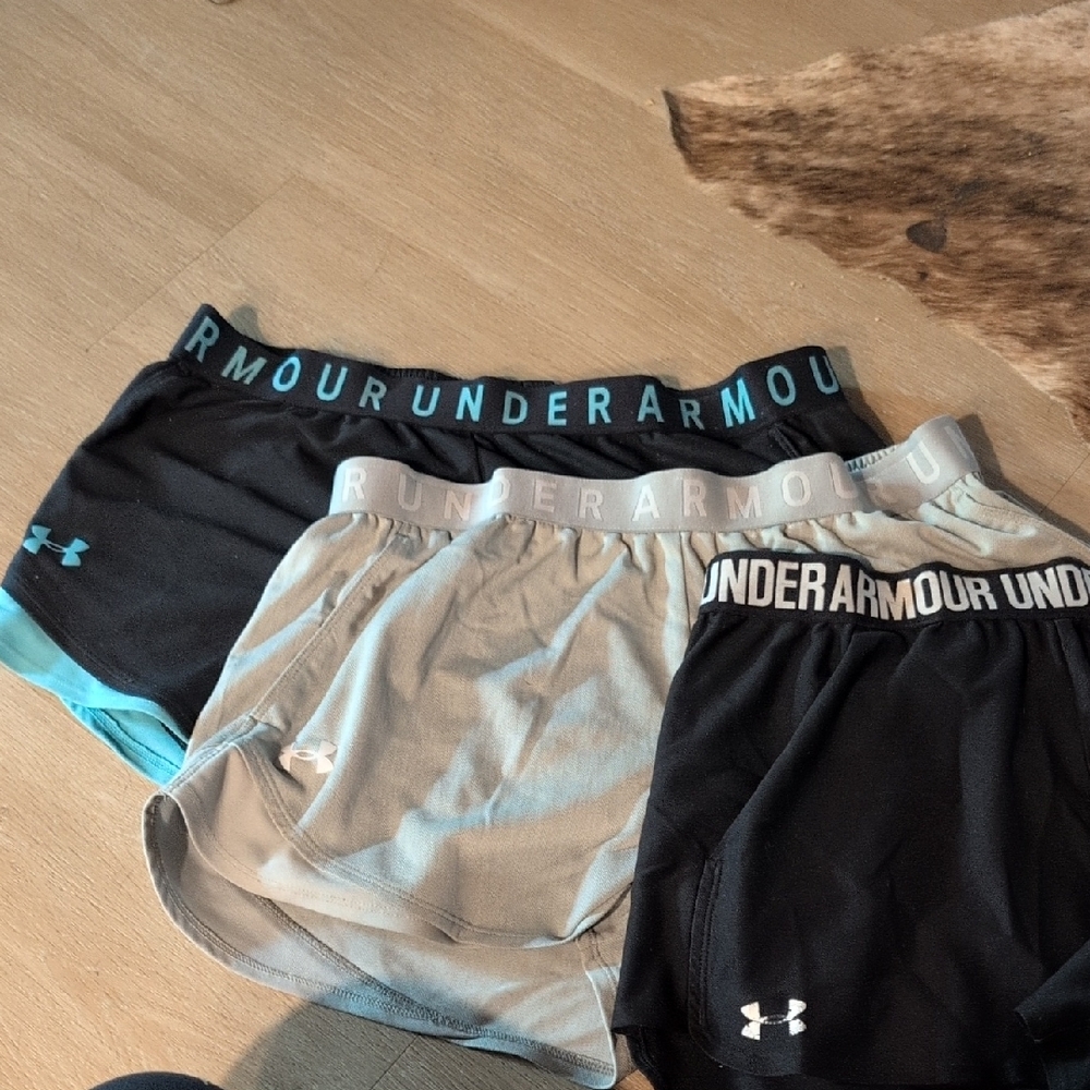Under Armour Women's Shorts Black and Gray Performance Fit